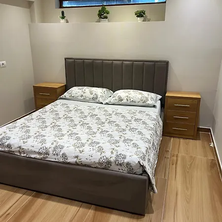 Roi's Place * שקודר